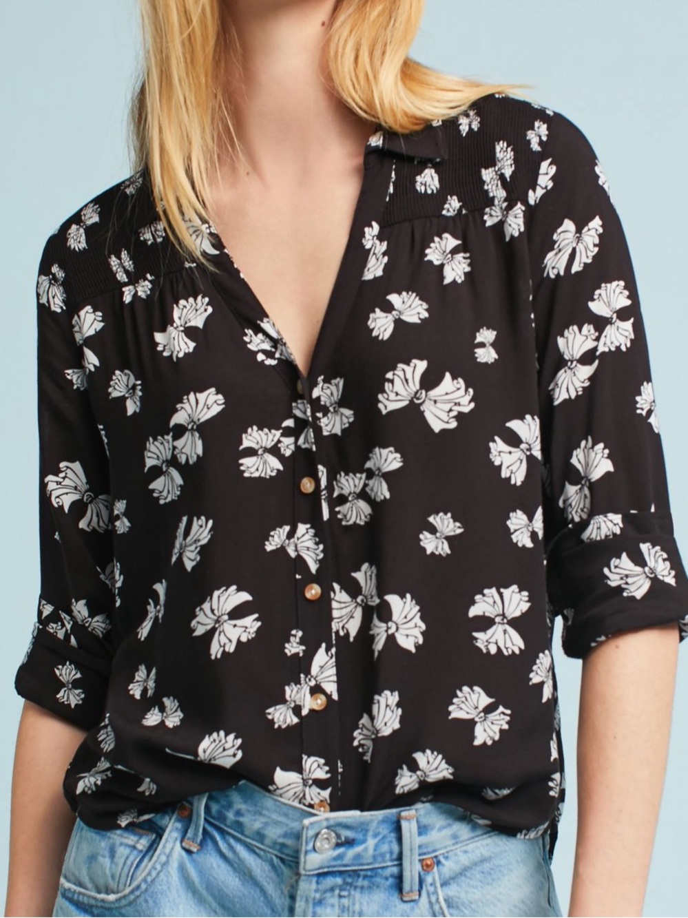 Anthropologie Maeve Emory printed button down shirt in black and white bow print